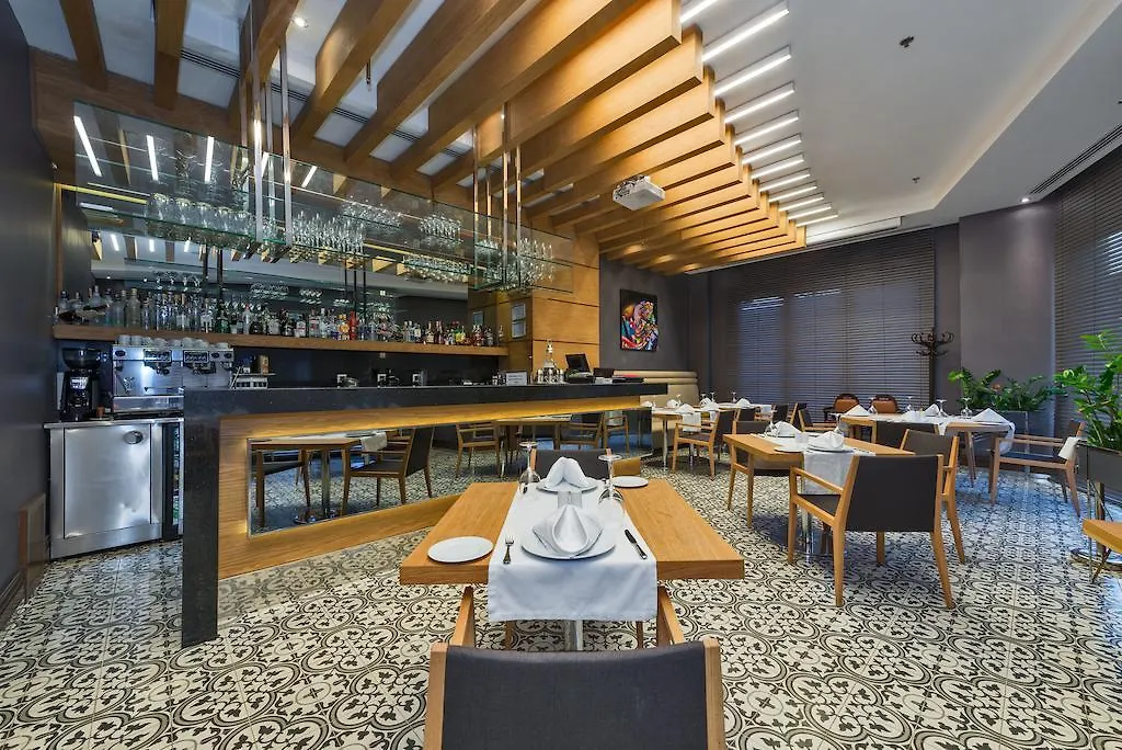 Istanbul Dora Hotel 4*,